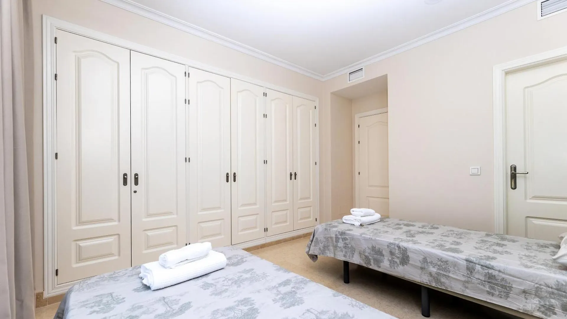 Capanes De Golf Luxury Apt Benahavis 0*,  Spain